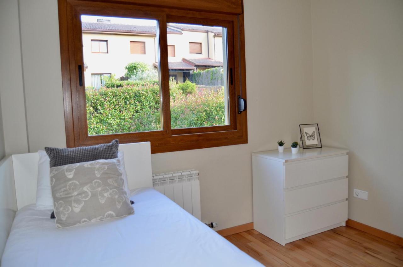 Villa Precioso Adosado En Urbanizacion Con Campo De Golf à Mino Extérieur photo