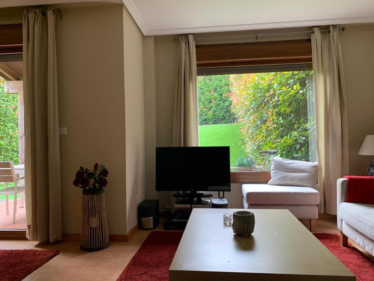 Villa Precioso Adosado En Urbanizacion Con Campo De Golf à Mino Extérieur photo