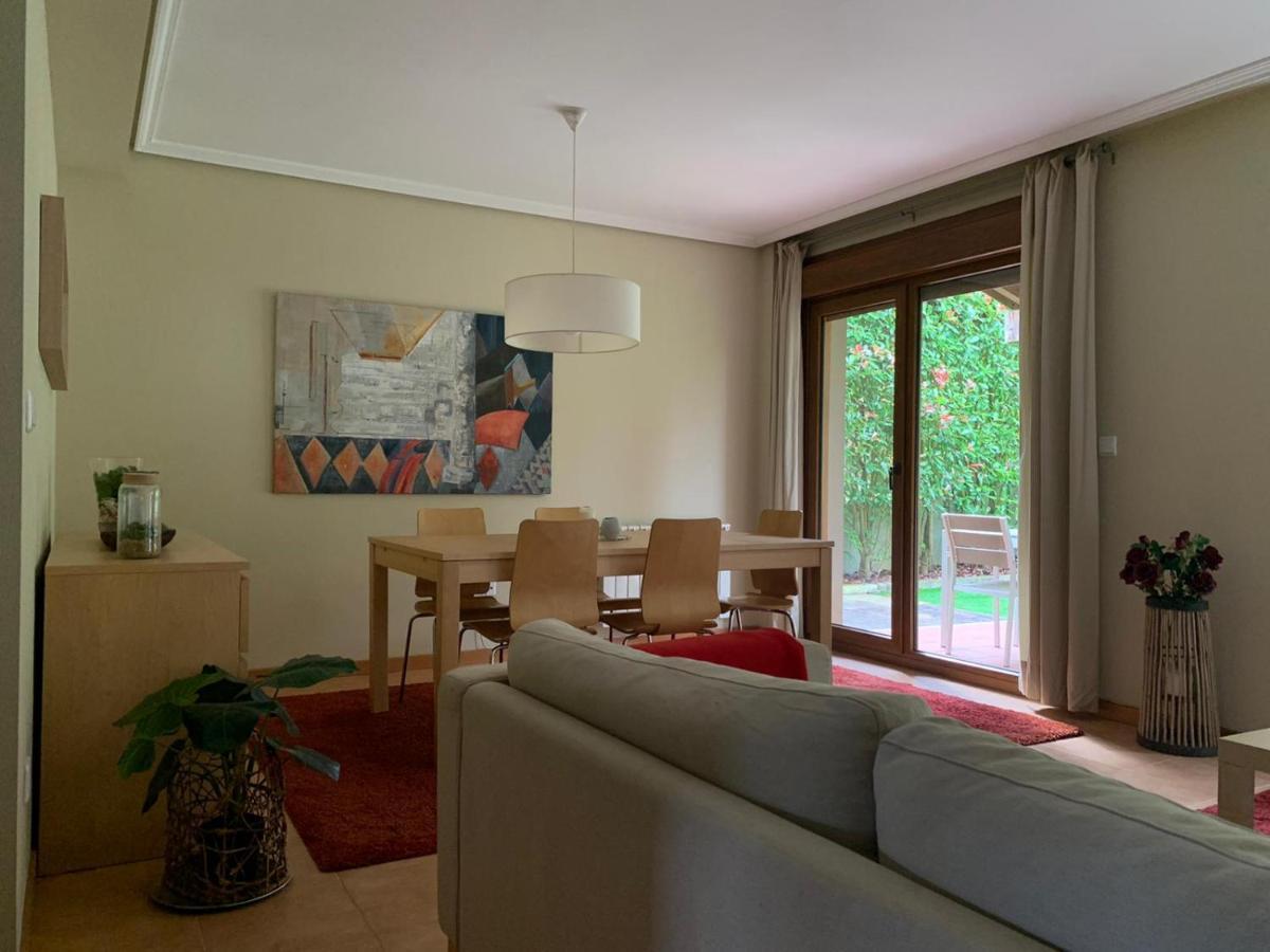 Villa Precioso Adosado En Urbanizacion Con Campo De Golf à Mino Extérieur photo
